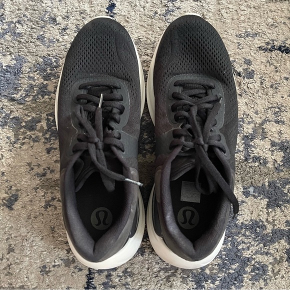 Lululemon Beyondfeel Running Shoes Size 10 - Picture 9 of 17